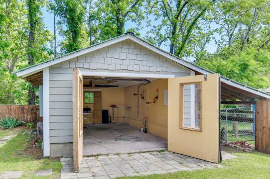 下城区布雷瓦德住宅:步行即可到达酒吧和酿酒厂!(Downtown Brevard Home Walk to Bars and Breweries!)