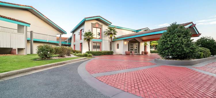 Howard Johnson by Wyndham Columbus Fort Moore图片