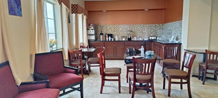 OYO Gonzales TX的韦斯特伍德长住旅馆(Westwood Inn Extended Stay by OYO Gonzales TX)图片