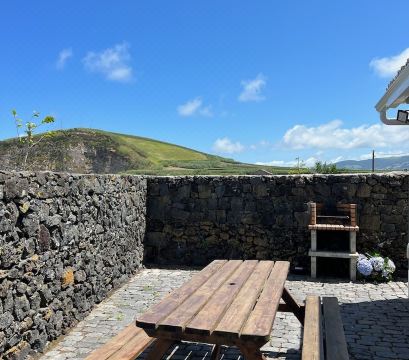Vacas Felizes Villas - Casa do BadaloVilla com duas aconchegantes casas Hotel Overview