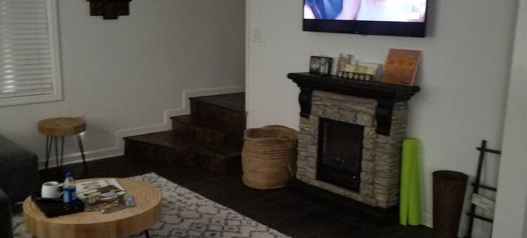 3-bedroom 3 bathroom house with full kitchen in charming Pembroke with AC, WiFi.图片