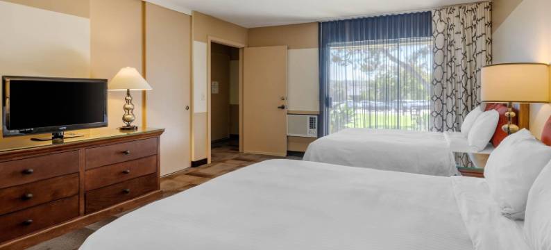 卡尔顿奥克斯旅馆-阿桑德连锁酒店(Carlton Oaks Lodge, Ascend Hotel Collection)图片