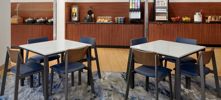 万枫酒店及套房夏洛特机场(Fairfield Inn & Suites Charlotte Airport)图片