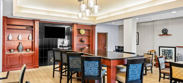 伍德布里奇欢朋酒店(Hampton Inn Woodbridge)图片