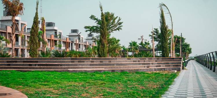 恒河旁的埃瓦拉(Evaara By The Ganges)图片