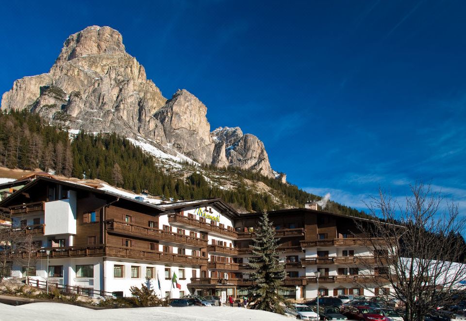 Hotel Miramonti CorvaraOver view