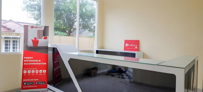 红多兹酒店@芝拉加惹兰巴厘(RedDoorz @ Jalan Bali Cilacap)图片