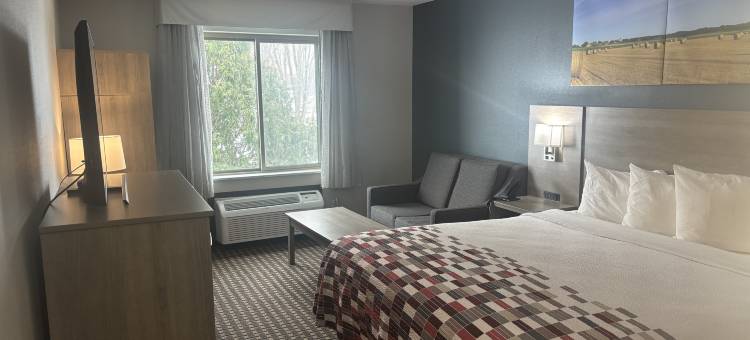 托玛红屋顶旅馆(Red Roof Inn & Suites Tomah)图片