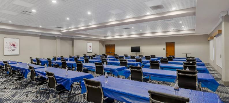 玫瑰城会议中心贝斯特韦斯特优质酒店(Best Western Plus Rose City Conference Center Inn)图片