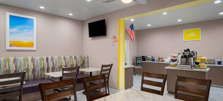 阿尔伯克基机场戴斯套房酒店(Days Inn & Suites by Wyndham Airport Albuquerque)图片