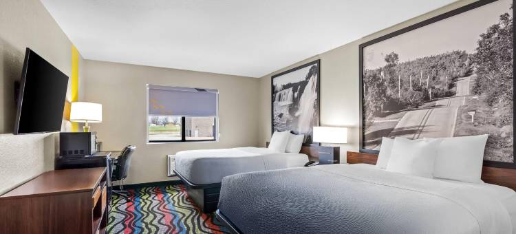 法明顿温德姆速8酒店(Super 8 by Wyndham Farmington)图片