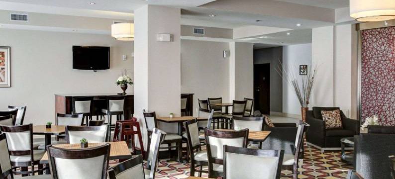 品质酒店及套房布赖恩-学院站(Quality Inn & Suites Bryan-College Station)图片