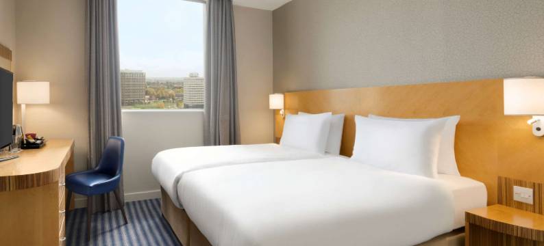 考文垂温德姆华美达套房酒店(Ramada Hotel & Suites by Wyndham Coventry)图片