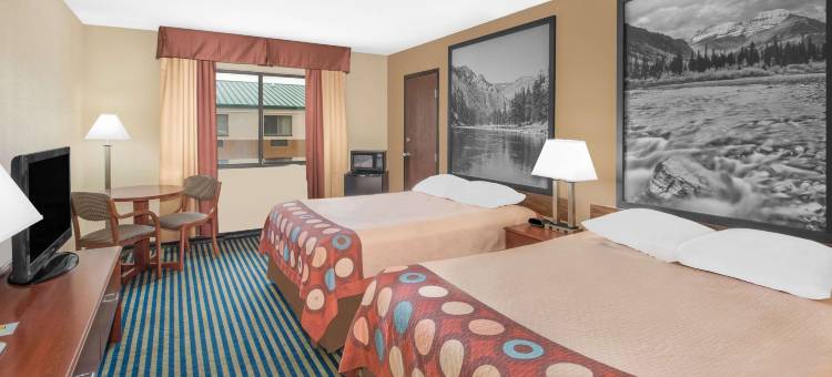 马绍尔速8酒店(Super 8 by Wyndham Marshalltown)图片