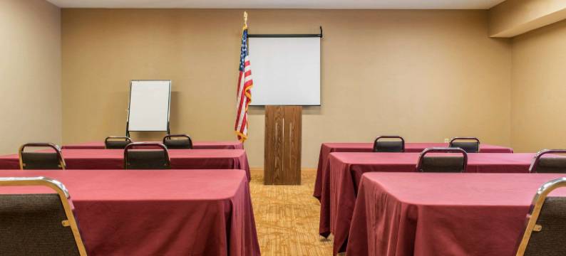 凯艺酒店(Quality Inn Jacksonville Near I-72)图片