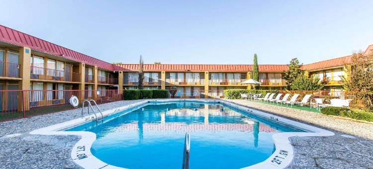 大学附近阿达品质酒店(Quality Inn Ada near University)图片