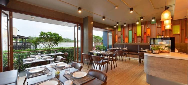 安葩洼河畔酒店(Amphawa Riverfront Hotel)图片