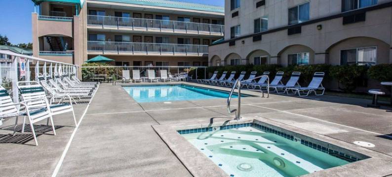 贝灵厄姆凯艺酒店大套房(Quality Inn Grand Suites Bellingham)图片