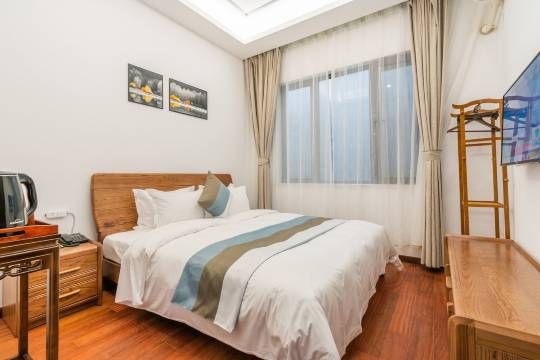 谢民华公寓(花山路分店)