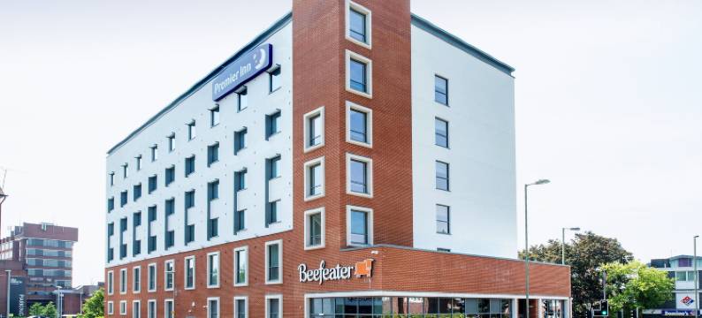 法恩伯勒城中心高级旅社(Premier Inn Farnborough Town Centre)图片