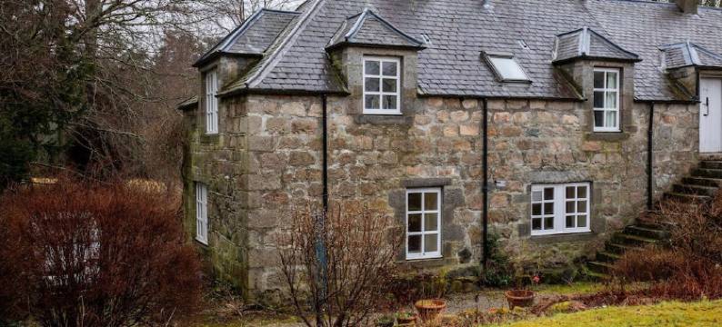 传统又家庭化的凯姆内二卧室小屋(Traditional Homely 2Bd Cottage in Kemnay)图片