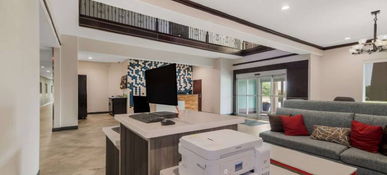 鲍维贝斯特韦斯特套房酒店(Best Western Bowie Inn  Suites)图片