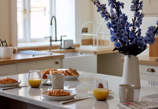 Old Bank Apartments Hotel Overview