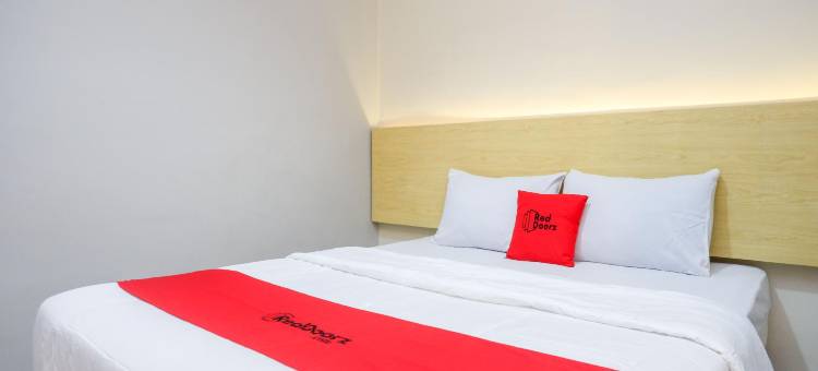 红多兹酒店-近巴唐站(RedDoorz Near Stasiun Batang)图片