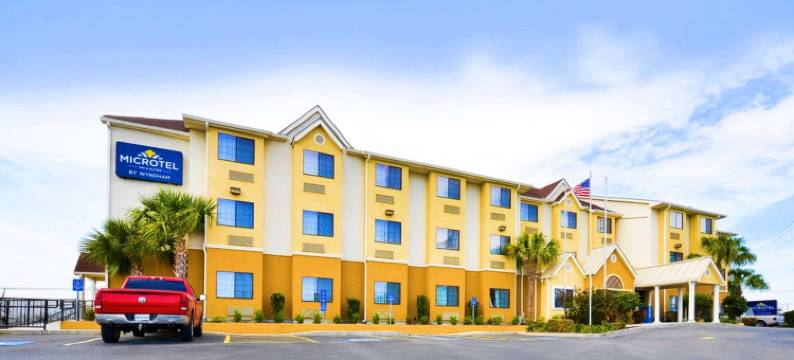 纽布朗费尔斯温德姆麦客达套房酒店(Microtel Inn & Suites by Wyndham New Braunfels)图片