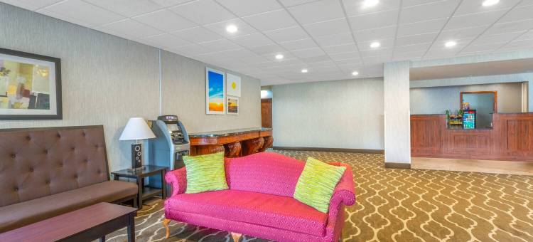 布兰维尔戴斯酒店及会议中心(Days Inn by Wyndham Blainville Conference Centre)图片