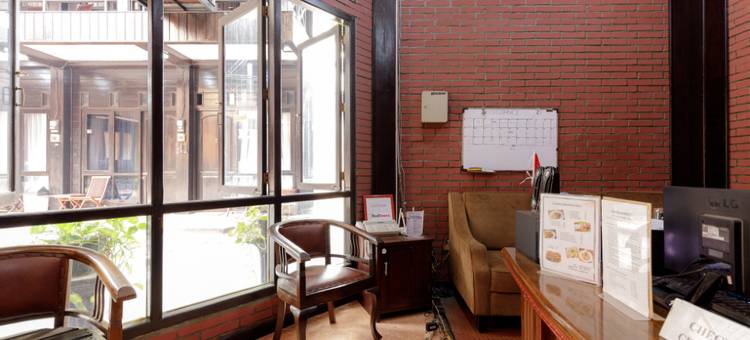 东吉朗达红门旅馆(RedDoorz @ Cilandak Timur)图片