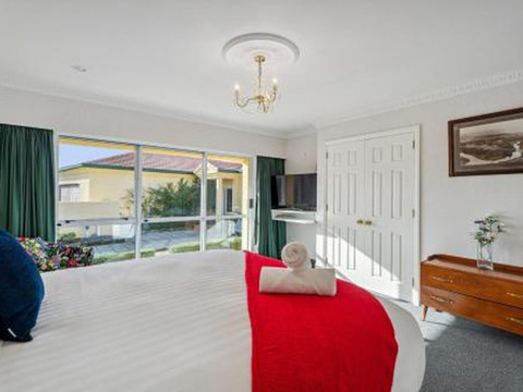 Mount Pisa Lake View