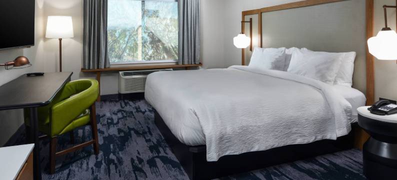 本图拉县穆尔帕克万枫套房酒店(Fairfield Inn & Suites Moorpark Ventura County)图片