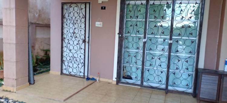 位于丹绒马林的3卧室独栋房屋-93平方米|带3个独立浴室(Dinaim Homestay)图片