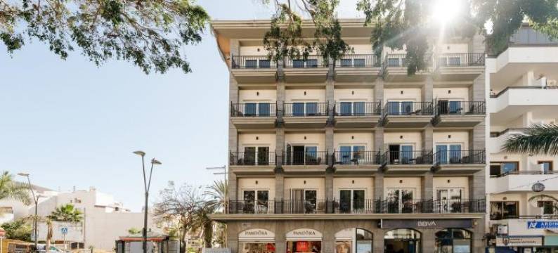 拉布兰达广场里维容酒店(Hotel Reveron Plaza)图片