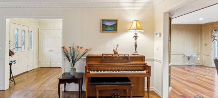 Long Island Estate with Heated Pool 1 Hr from Manhattan图片