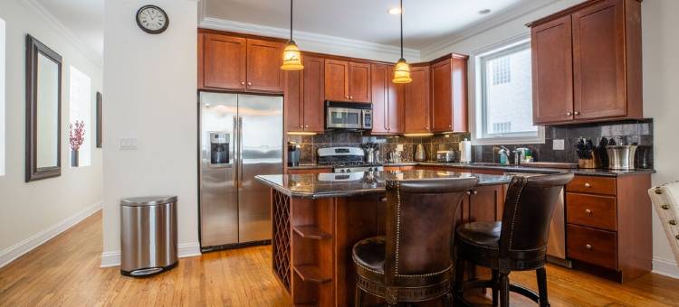 NEW LUXURY CONDO WITH PATIO DECK图片