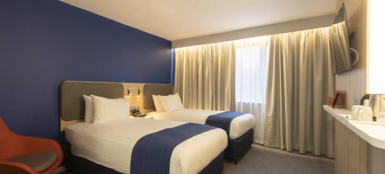 浦耳智选假日酒店(Holiday Inn Express POOLE by IHG)图片