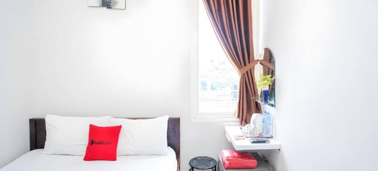 红门酒店@MERR龙骨特古农阿尼亚街(RedDoorz at Merr Rungkut Jl Gunung Anyar)图片