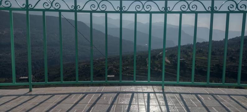 肖夫的中心位置，5人的真实木屋(Authentic Chalet in the Heart of Shouf - 5 People)图片