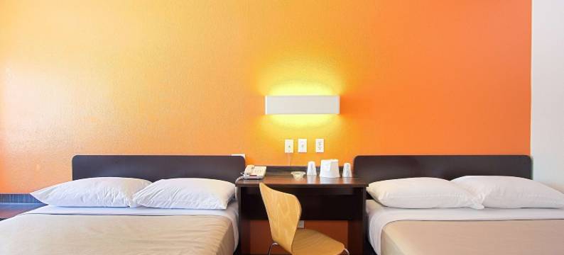 东布朗士维克6汽车酒店(Motel 6 East Brunswick, NJ)图片