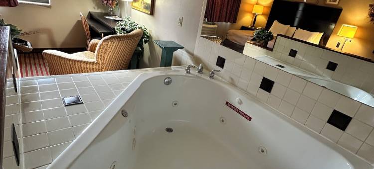 罗德威旅馆及套房麦迪逊东(Rodeway Inn & Suites Madison East)图片