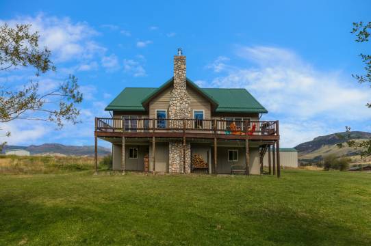 Gourmet Kitchen and Stunning River Views - Serene Retreat