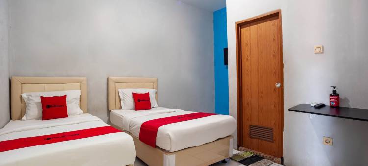 红多兹酒店-近玛尔贡达拉亚(RedDoorz Near Margonda Raya)图片