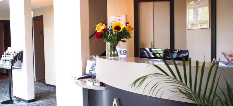 诺瓦纳维斯酒店(Hôtel Inn Design Resto Novo Vannes)图片