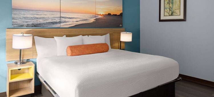 昆斯伯里乔治湖戴斯酒店(Days Inn by Wyndham Queensbury/Lake George)图片