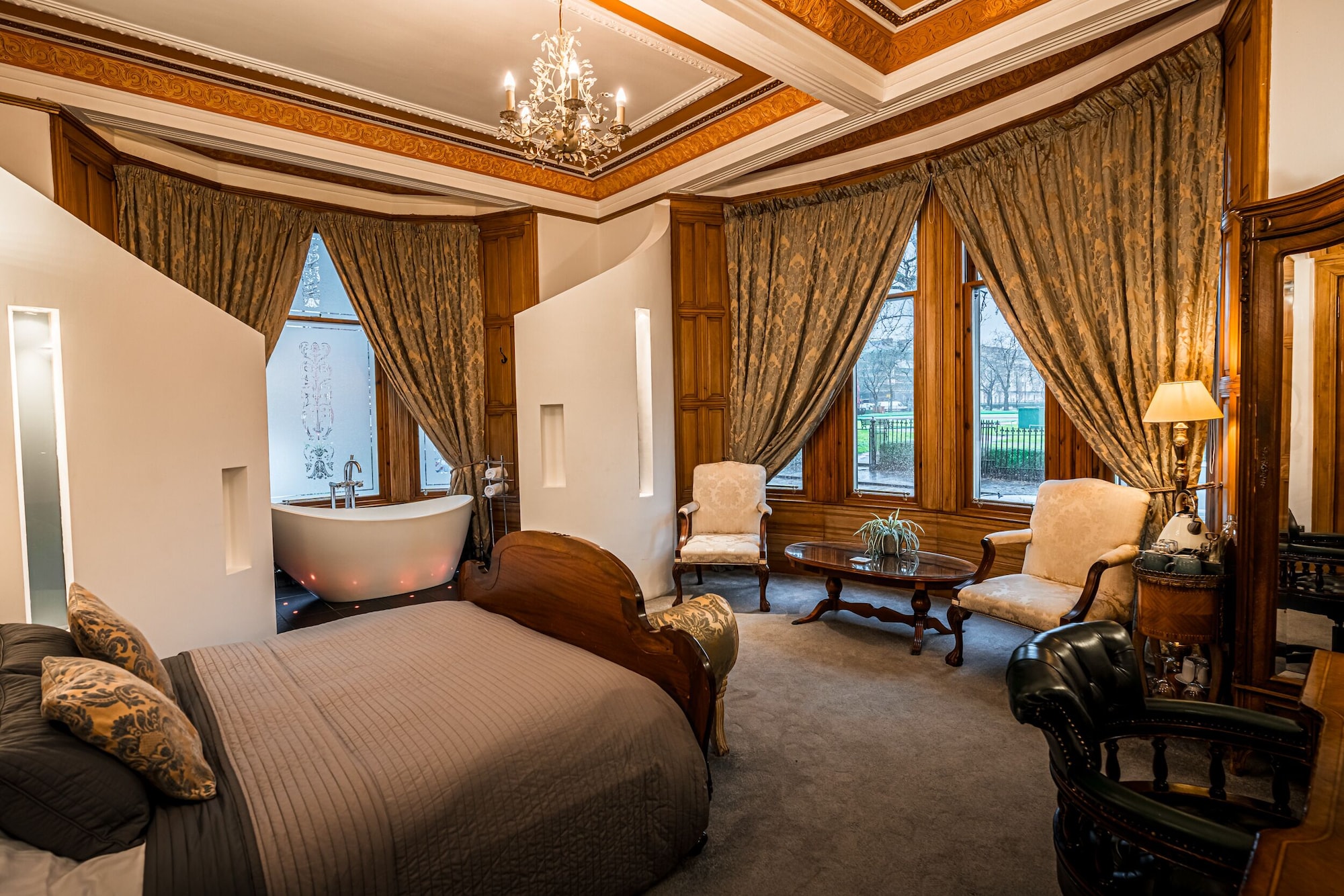 The Alamo Guest House Over view