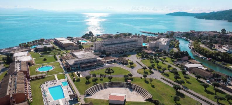 Canvas by Mitsis Messonghi图片