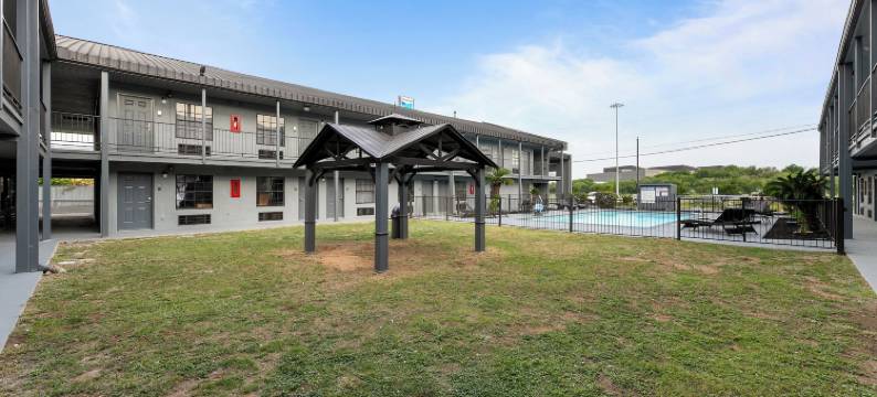 圣安东尼奥Lackland AFB呗盟酒店(Baymont by Wyndham San Antonio Near Lackland AFB)图片