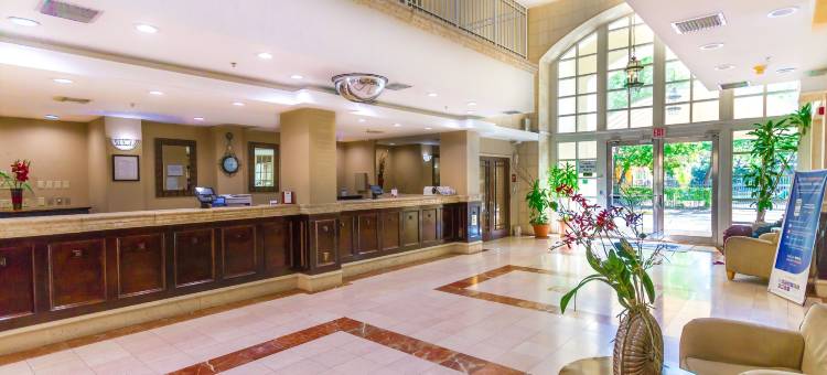 南迈阿密-科勒尔盖布尔斯罗德威旅馆(Rodeway Inn South Miami - Coral Gables)图片